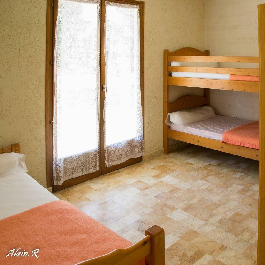 Paradise Challets And Camping Hotel Sarrecave Exterior photo