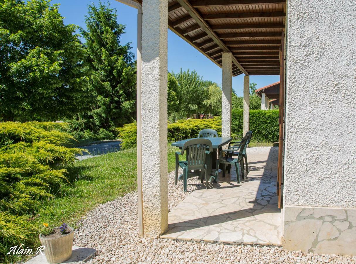 Paradise Challets And Camping Hotel Sarrecave Exterior photo
